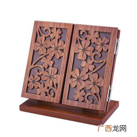 想增加女生对你的好感？送这些礼物吧