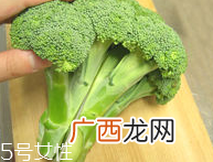 花椰菜怎么切？把整茎切掉最好炒
