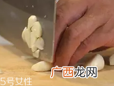 杏鲍菇怎么洗才干净？盐水泡泡轻松去污