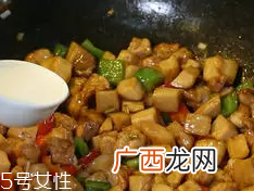 杏鲍菇怎么洗才干净？盐水泡泡轻松去污