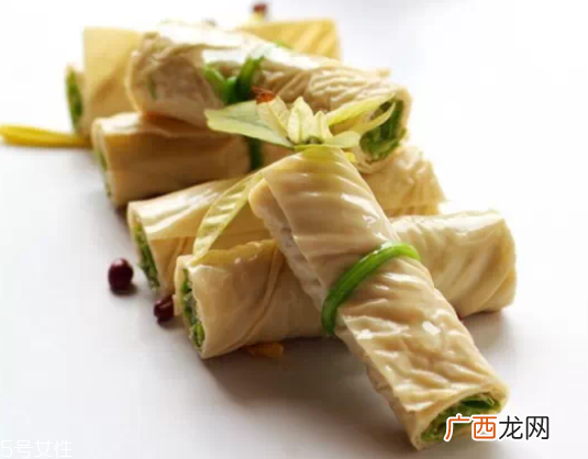 香椿水饺怎么做好吃？超详细香椿豆腐饺子做法