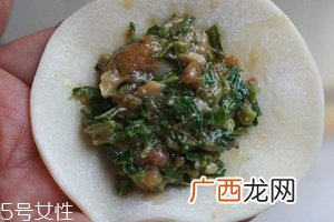 香椿水饺怎么做好吃？超详细香椿豆腐饺子做法