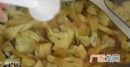 花椰菜炒肉怎么做好吃？这么做简单又美味