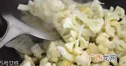 花椰菜炒肉怎么做好吃？这么做简单又美味