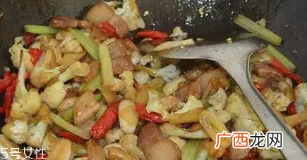 花椰菜炒肉怎么做好吃？这么做简单又美味