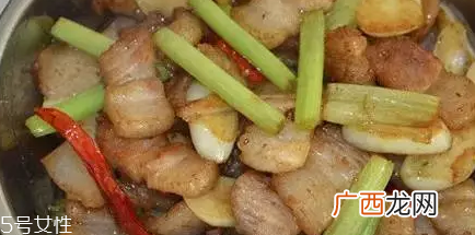花椰菜炒肉怎么做好吃？这么做简单又美味
