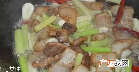 花椰菜炒肉怎么做好吃？这么做简单又美味