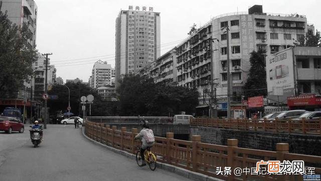 成都最大灯具城批发市场在哪里,成都饮品原材料批发市场