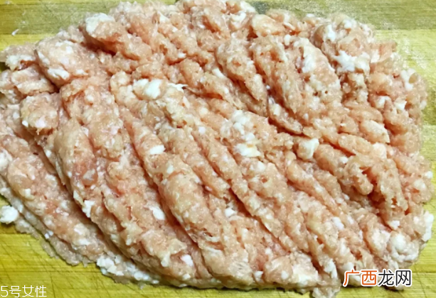 饺子馅用猪的哪块肉好?前腿肉是饺子馅首选