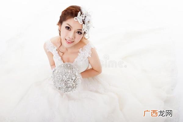 爸爸妈妈婚礼祝福语，婚礼上主持人宣读新娘父亲的祝福