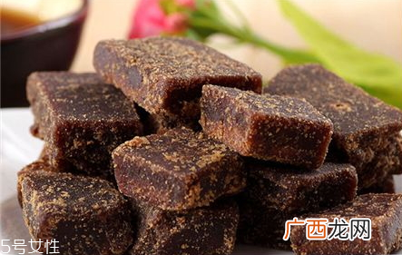 黑糖一天可以喝几块平时两块不会发胖