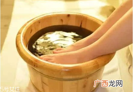 大黄可以泡脚吗