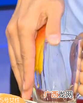 芒果怎么剥快速不废汁剥芒果最快方法