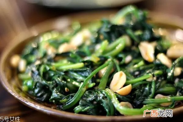 菠菜炒几分钟能熟菠菜炒几分钟才够营养