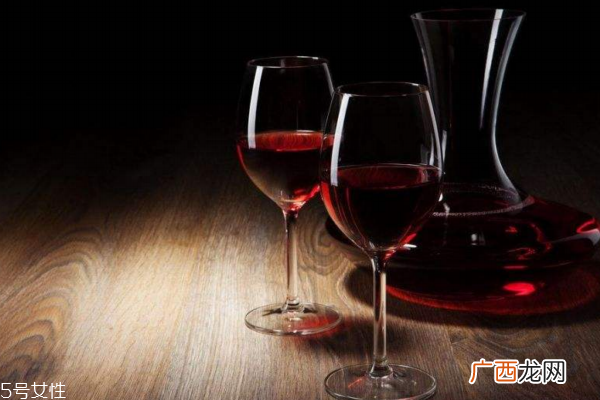红酒什么年份的好和葡萄酒产区有关系
