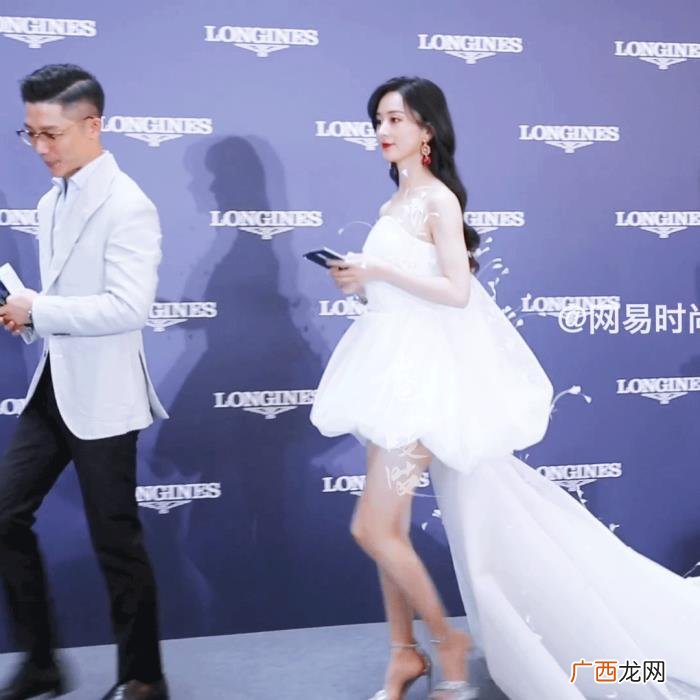 赵丽颖同款耳环图片，赵丽颖耳环掉在锁骨上