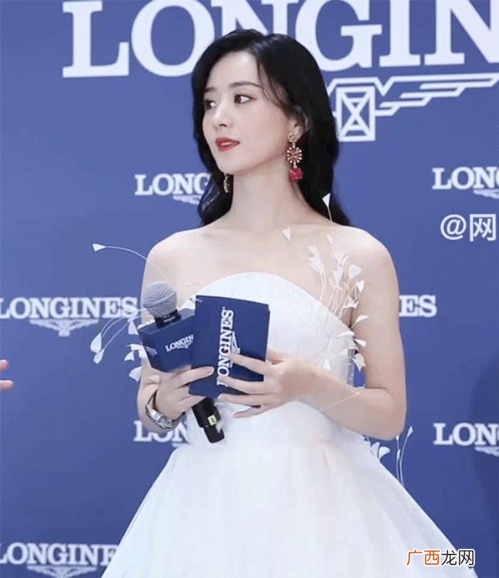 赵丽颖同款耳环图片，赵丽颖耳环掉在锁骨上