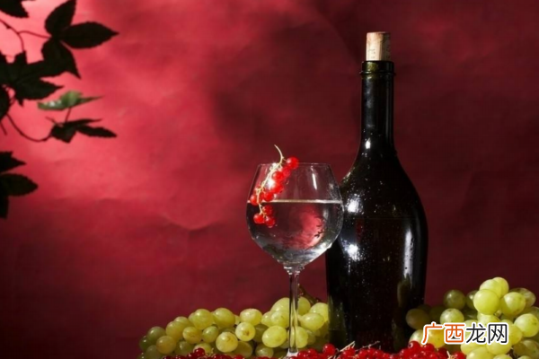 入门小白怎么挑红酒年份红酒适饮期在5年内