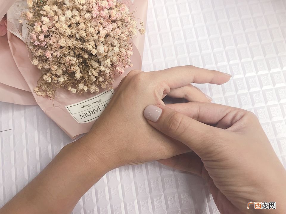 月经推迟按摩哪里可以催经不同体质月经推迟原因