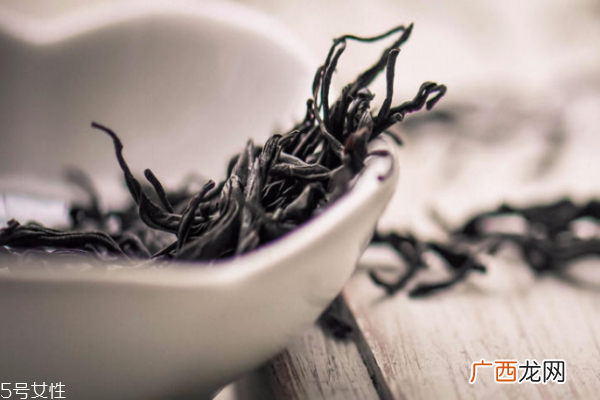 茶叶大红袍是什么颜色干茶叶有三种色彩