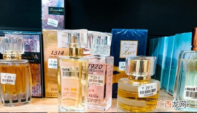 2元店图片_2元店图片大全,2元店怎么摆货图片