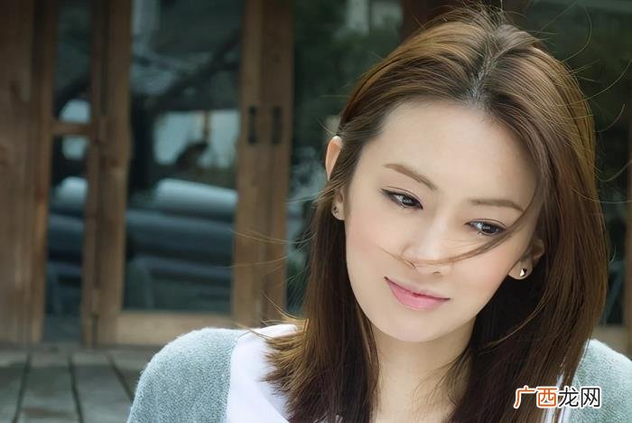 和女生聊天怎么找话题不至于尬聊，请收下这份尬聊救场话题