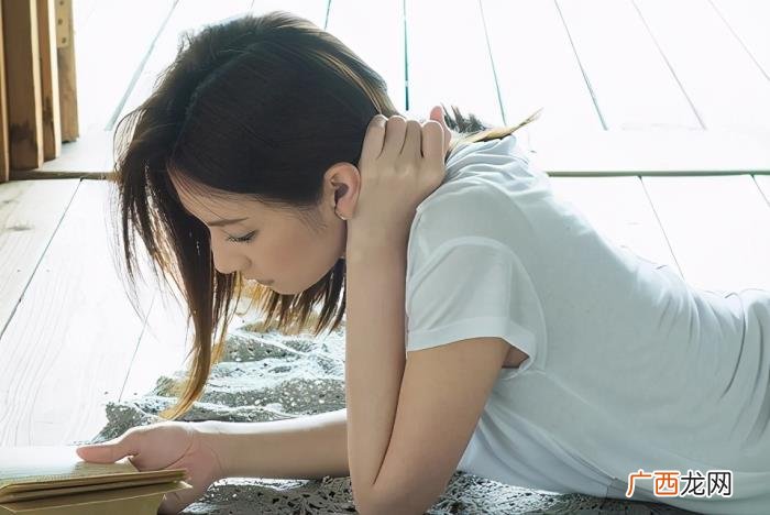 和女生聊天怎么找话题不至于尬聊，请收下这份尬聊救场话题