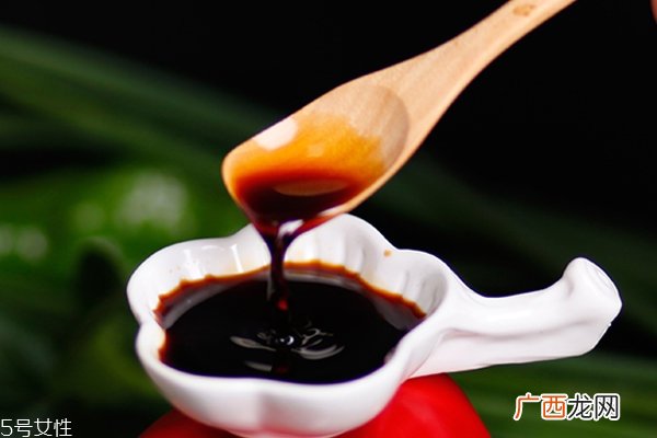 酱油尝起来是什么味好坏酱油味道对比