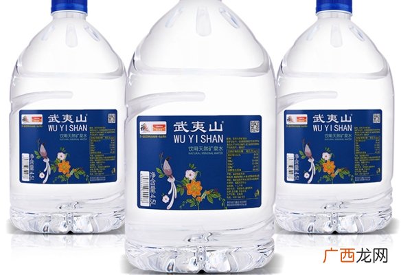天然矿泉水和纯净水区别天然矿泉水和纯净水哪个好