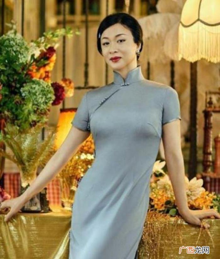 53岁金星和女儿罕见同框 金星晒女儿照片