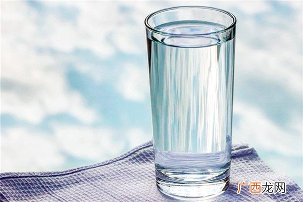 保温杯里的水可以过夜喝吗保温杯日常注意事项