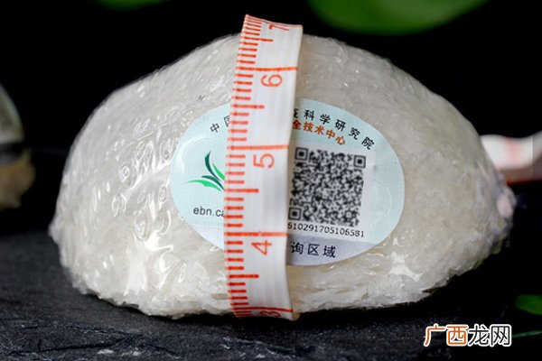 燕窝自己炖还是即食的好即食燕窝vs鲜炖燕窝