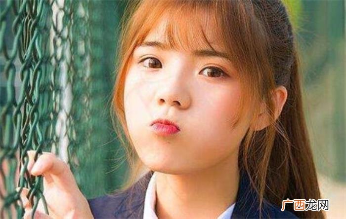 聊天技巧幽默追女孩子，幽默的追女孩子的聊天技巧