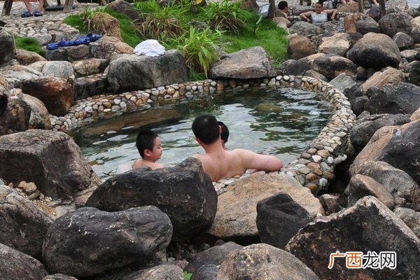 泡温泉要多少钱很难界定