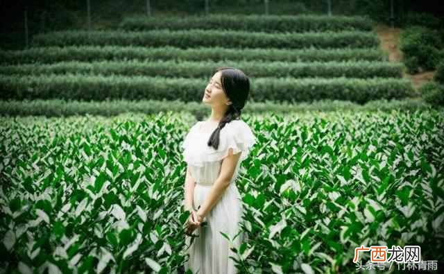 回眸一笑百媚生是什么意思？