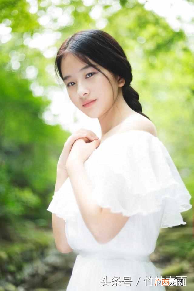回眸一笑百媚生是什么意思？