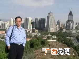 十万个为什么作者是谁？
