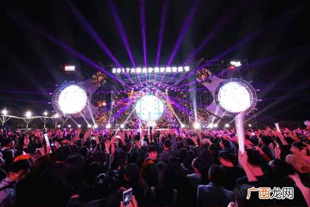 纷至沓来是什么意思？节假日游客纷至沓来