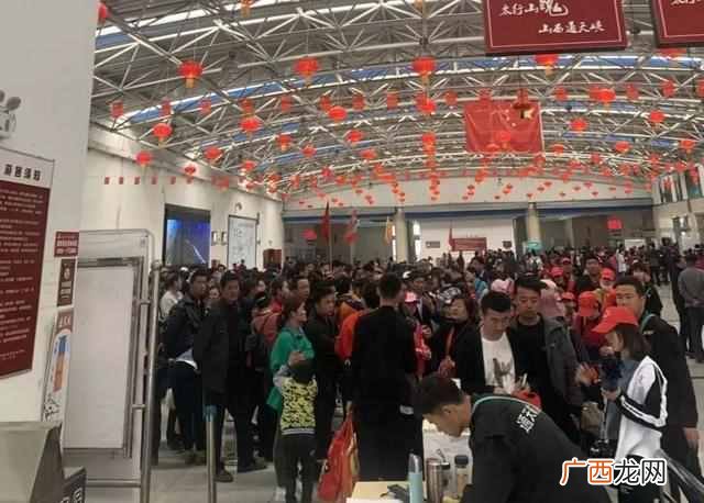 纷至沓来是什么意思？节假日游客纷至沓来