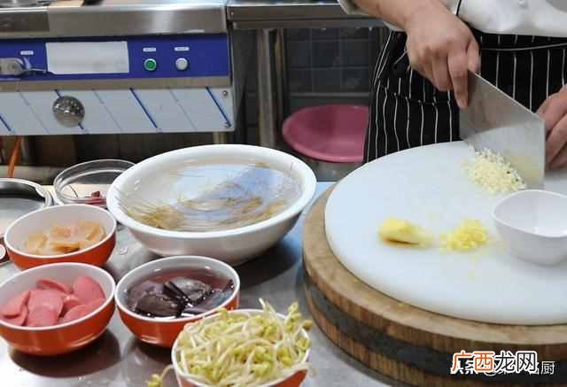 海底捞毛血旺是什么？大厨教你最简单的毛血旺