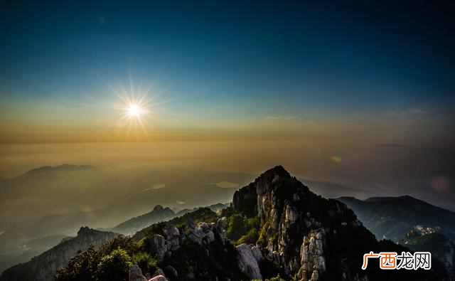 如何理解会当凌绝顶一览众山小？