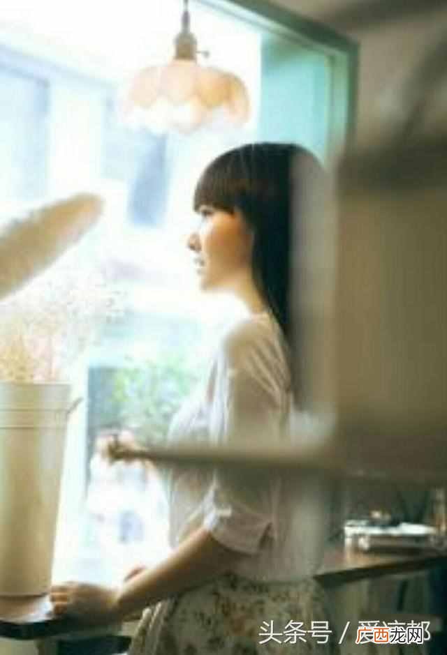 说女人轻浮什么意思？轻浮的三种表现，你有吗