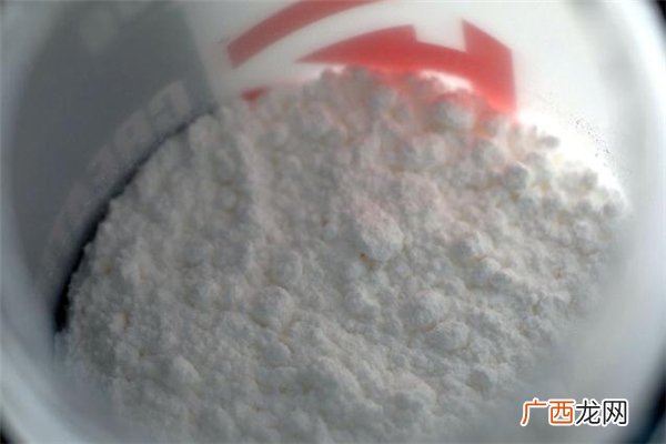 健身只吃肌酸可以吗健身初期可以吃肌酸吗