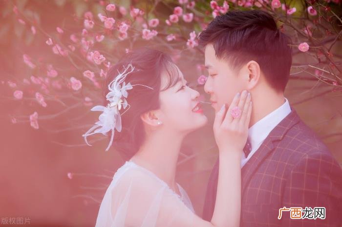 爱情的定义是什么，以及如何保持爱情的新鲜感