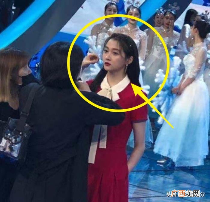 鹿晗和关晓彤身高，180王俊凯和关晓彤站一起