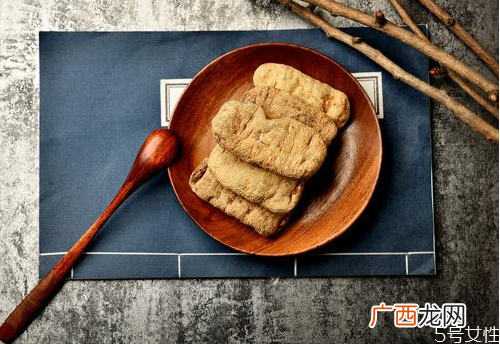 膝盖冷是不是风湿北方干燥不易风湿吗
