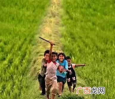 发小什么意思？有一种无法替代的感情叫做发小