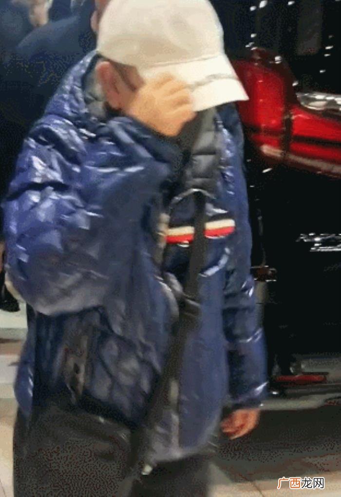 潘长江的老婆,潘长江夫妇现身选购座驾