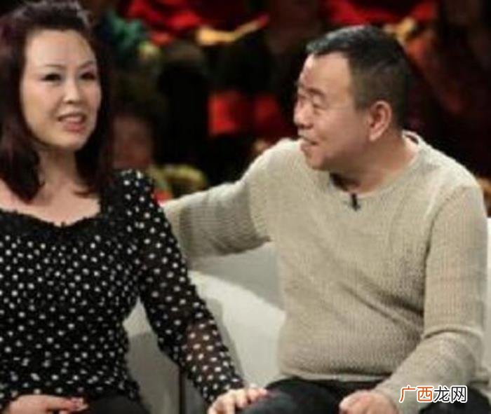 潘长江的老婆,潘长江夫妇现身选购座驾