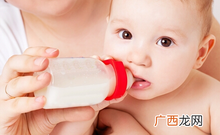 硅胶奶瓶怎么选购及硅胶奶瓶有胶味怎么办